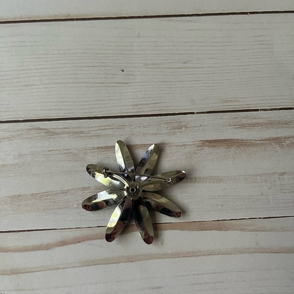 Set of 7 Vintage and vintage Style Brooches - Picture 14 of 15